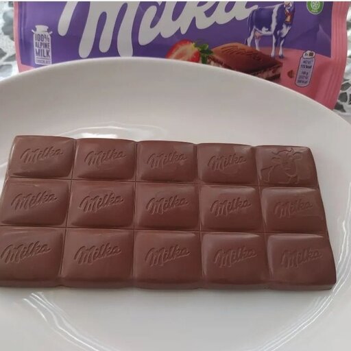 شکلات توت فرنگی میلکا ۱۰۰ گرمی